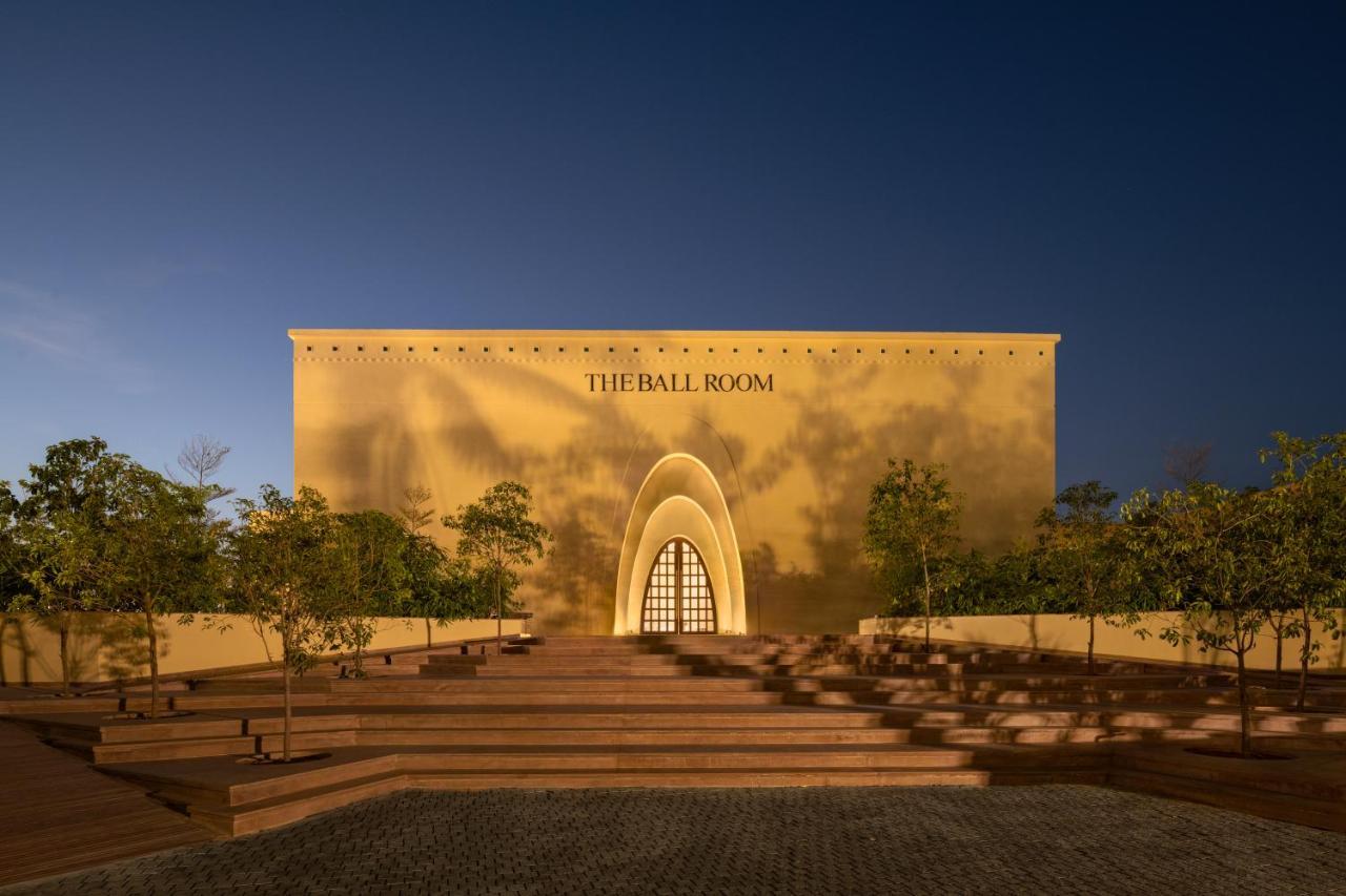Time Square Resort & Spa Bhuj Exterior foto